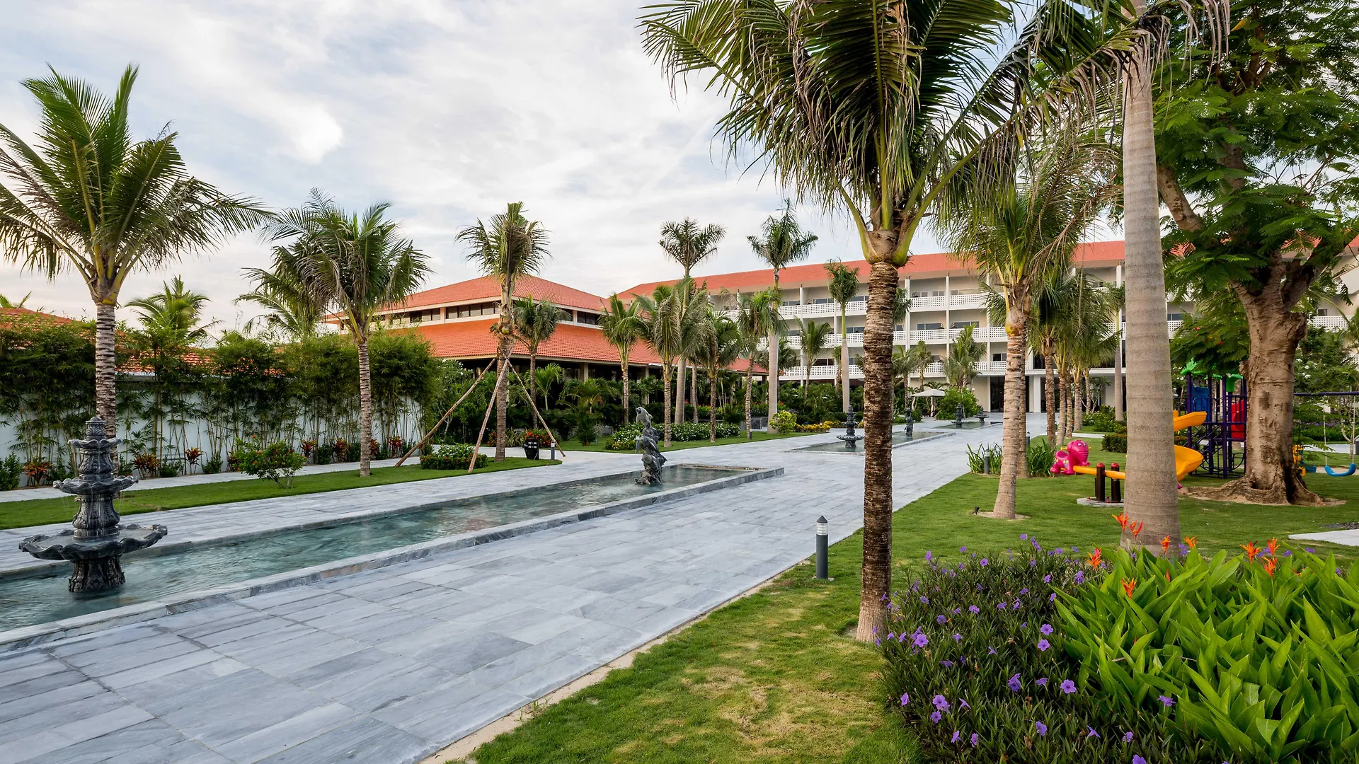 Grandvrio Ocean Resort Danang Hoi An 5*, Tra Khe